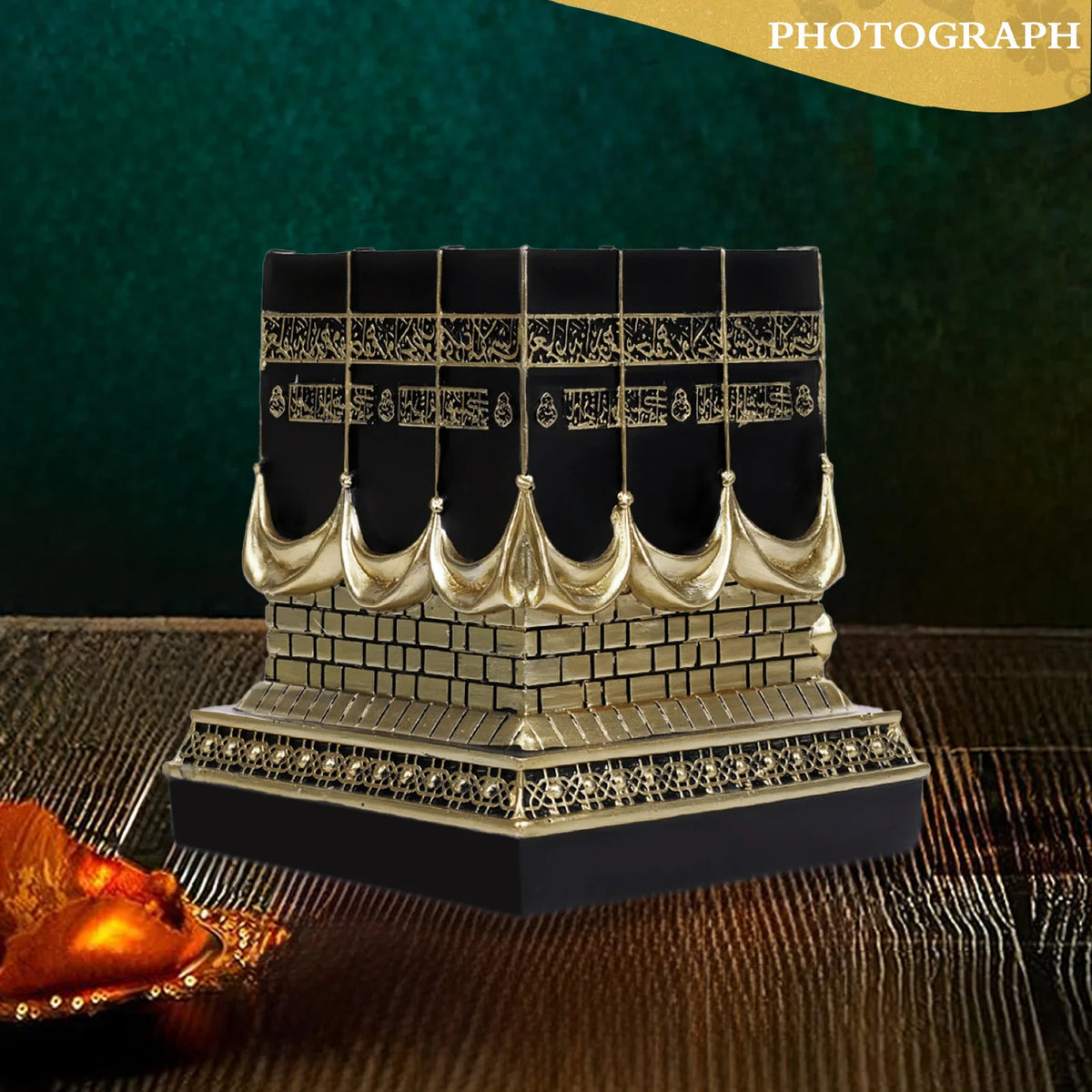 Statua in Resina della Kaaba di Mecca, Miniatura Nera e Oro della Sacra Kaaba, Ornamento da Tavolo, Regalo per Ramadan ed Eid, Decorazione Musulmana per la Casa