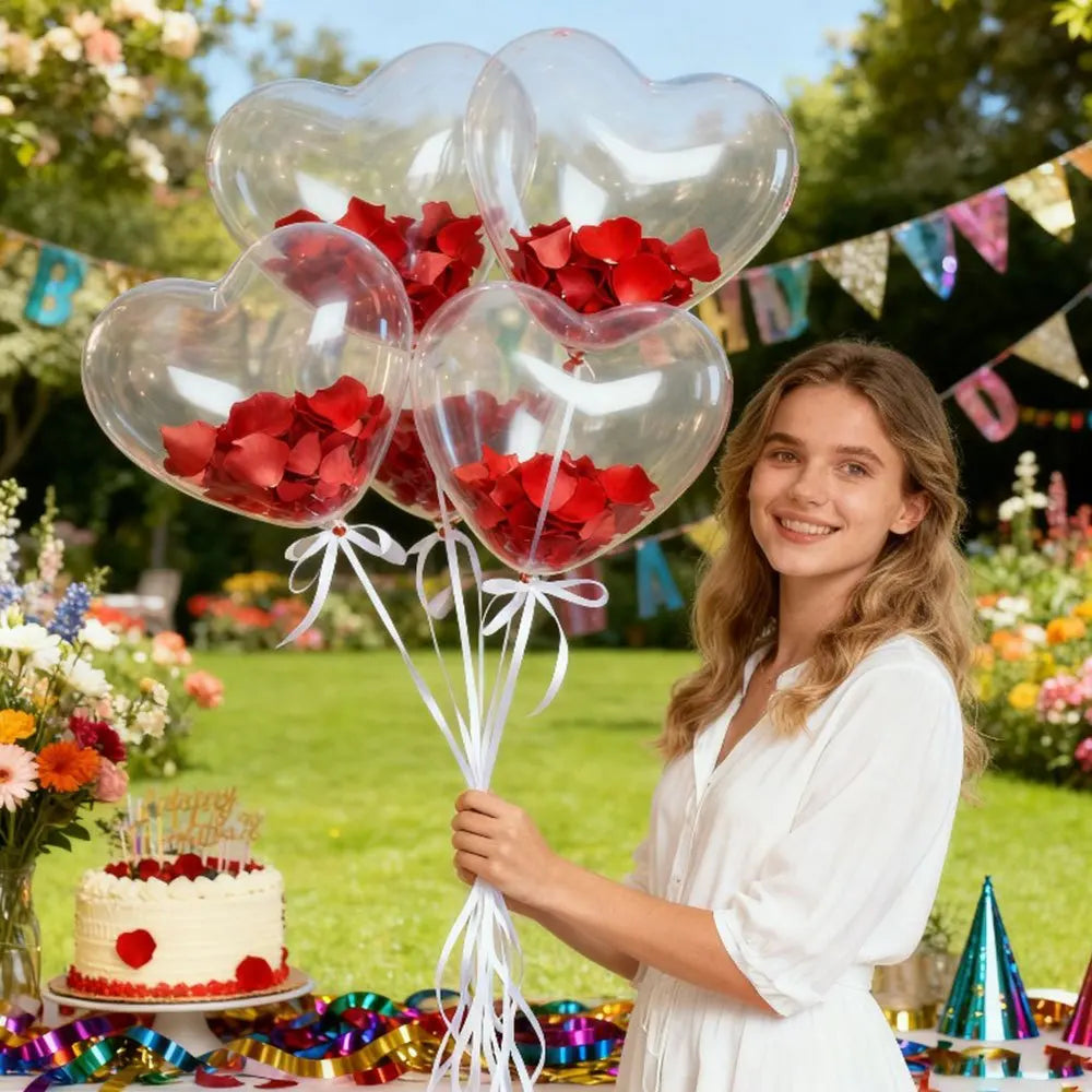 1 set di palloncini a forma di cuore decorati con petali di rosa rossa e nastri bianchi, perfetti per decorare compleanni, matrimoni, anniversari, addio al nubilato, celebrazioni di Capodanno e feste di San Valentino